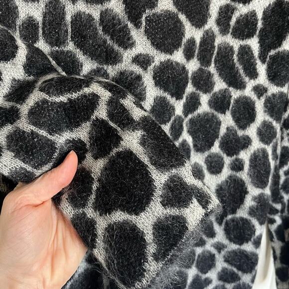 Gucci Leopard Effect V Neck Mohair Sweater Black Gray XS - Picture 6 of 10